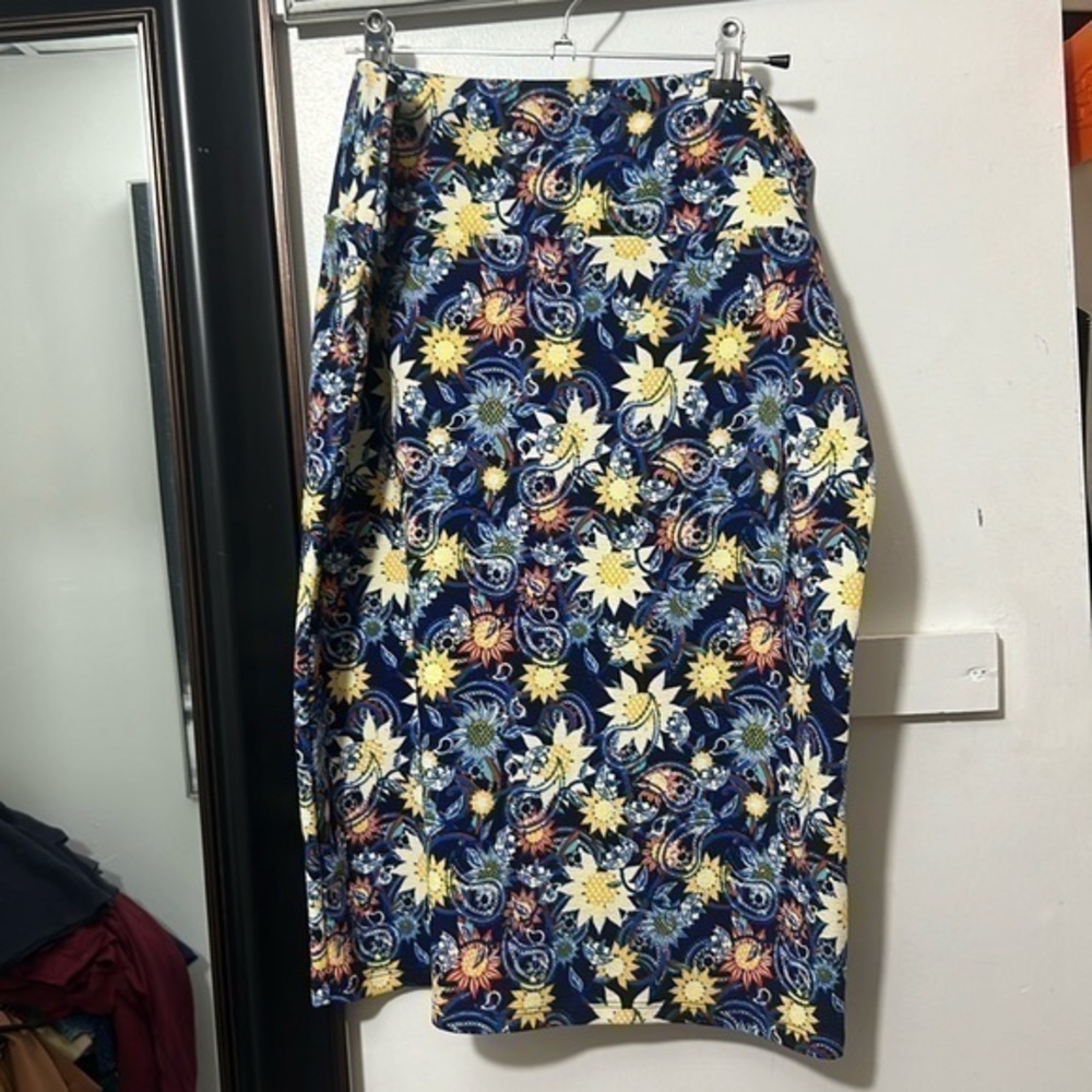 lularoe  Blue sunflower skirt new with tag size XL